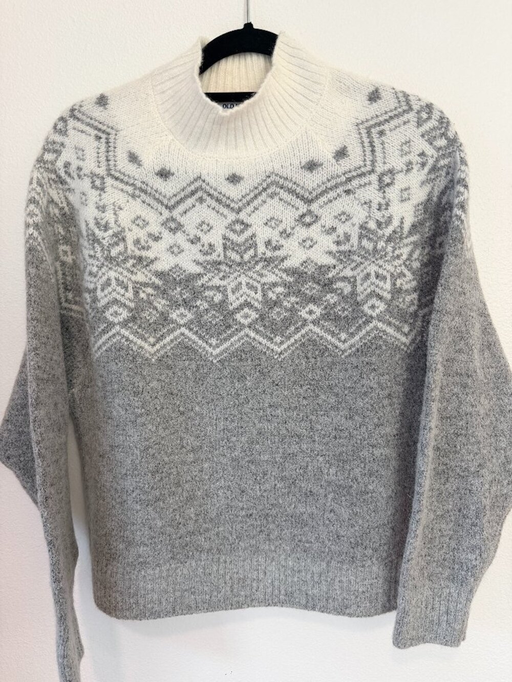 Old Navy Holiday Print Mock-Neck Fair Isle Sweater Grey Snowflake M